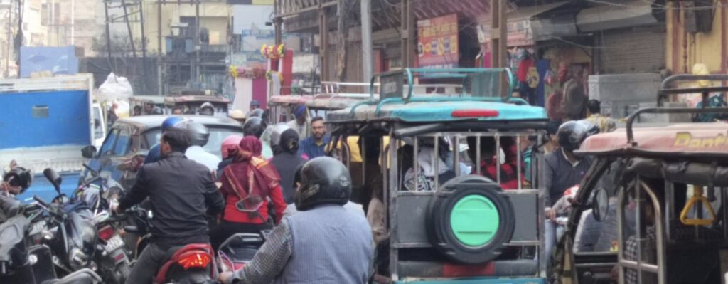 IMG_20241125_173147-1024x399 थाना कोतवाली क्षेत्र में ट्रैफिक जाम और अव्यवस्थाओं का अंबार: प्रशासन बेखबर