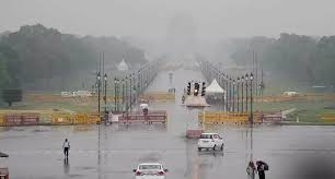 Delhi-NCR में बारिश और कोहरे का अलर्ट: 15-16 जनवरी का Detailed Weather Update