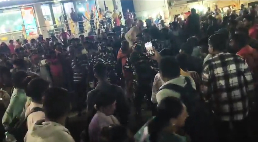 अयोध्या: RAF जवान ने बेकरी शॉप में की पिटाई, वीडियो वायरल