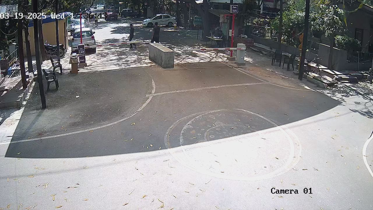 नोएडा पार्किंग विवाद: सुखदेव शर्मा की डीसीपी राम बदन से अपील - SBS News Hindi