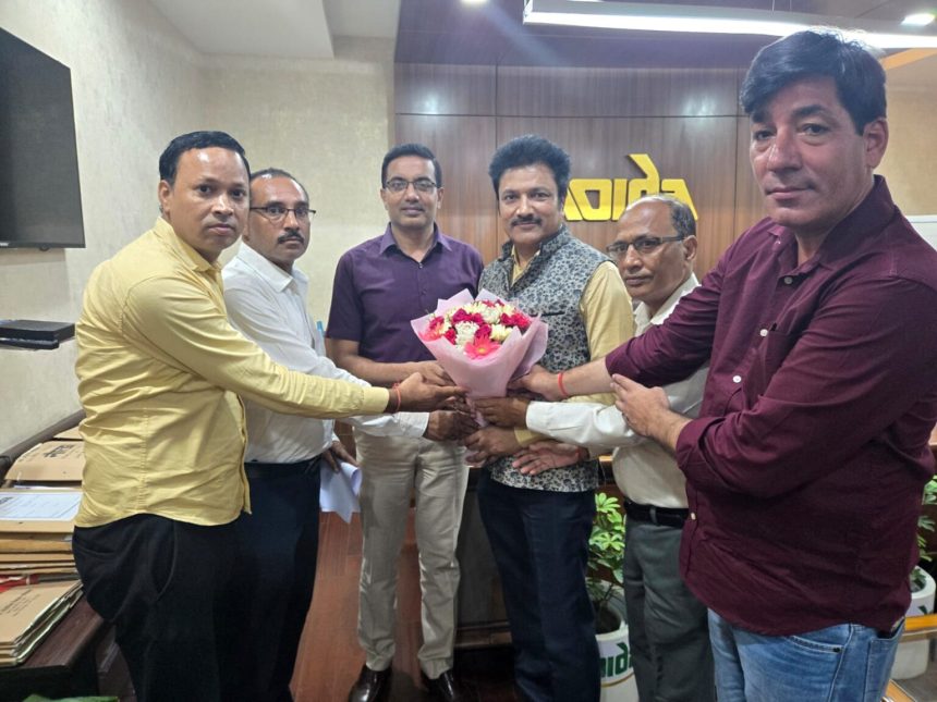 नोएडा मीडिया क्लब पदाधिकारियों की सीईओ से मुलाकात