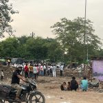 नोएडा प्राधिकरण द्वारा अवैध निर्माण ध्वस्तीकरण की कार्रवाई करते हुए जेसीबी मशीनें